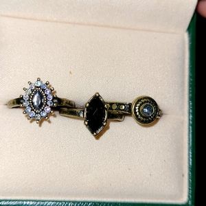 Lot of 3 Fashion Jewelry Rings in Brass-tone Finish with Faux Onyx, Rhinestones